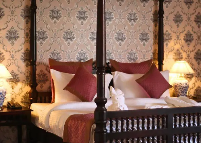 Hotel Raj Vilas The Palace